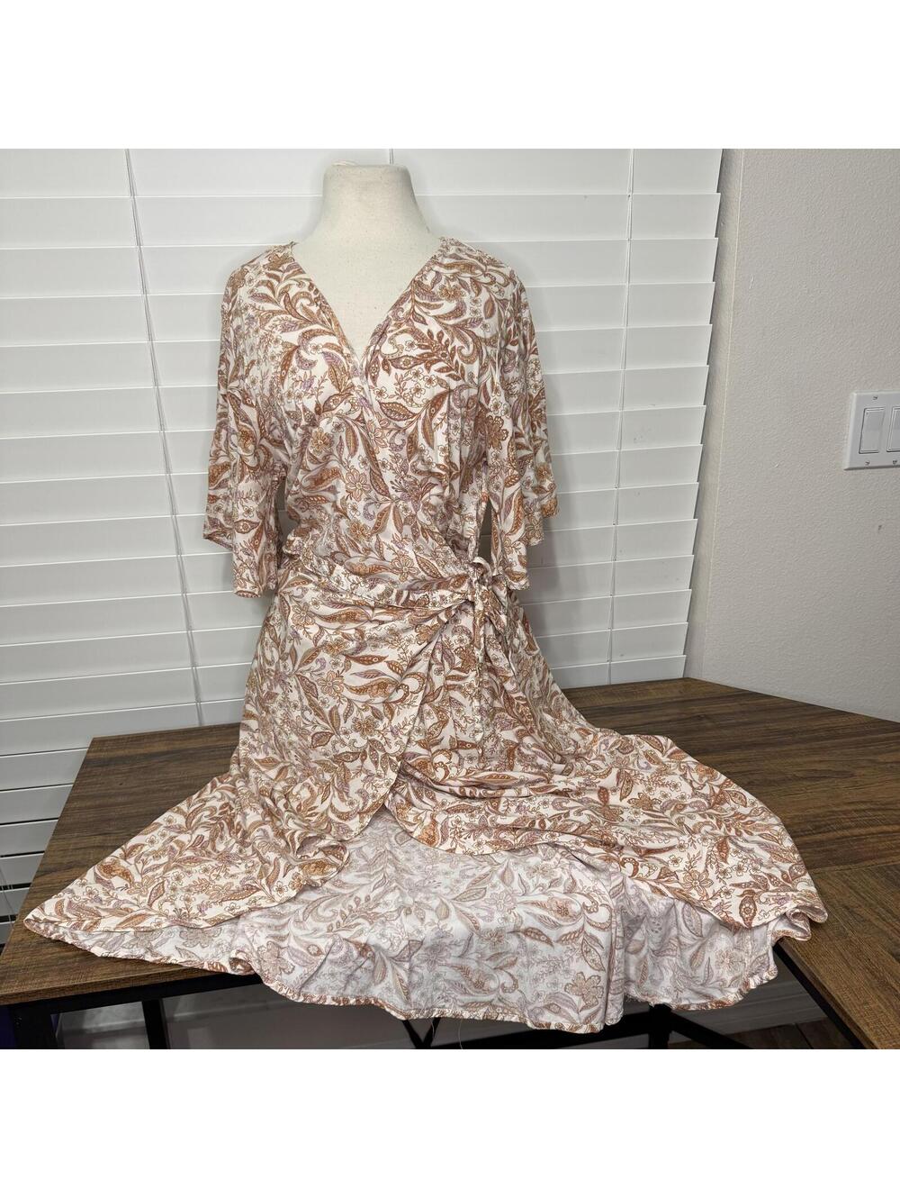 Ripcurl Floral Wrap Dress with Tie Waist Size Medium
